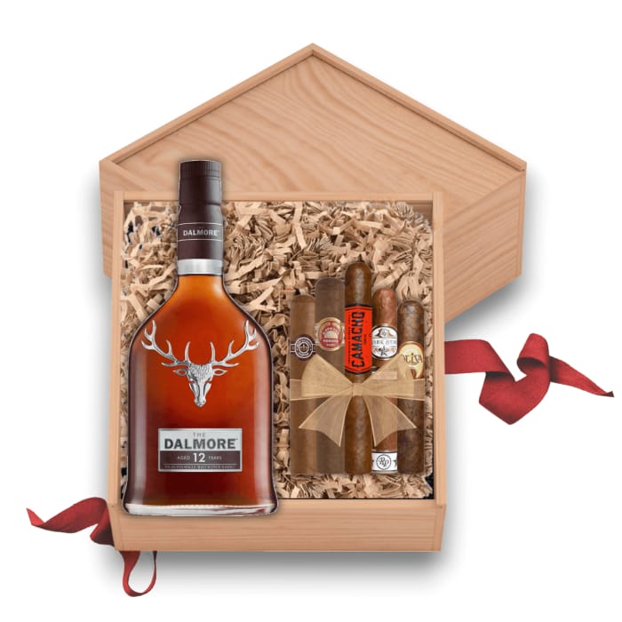 km12129-dalmore-12-cigars.png