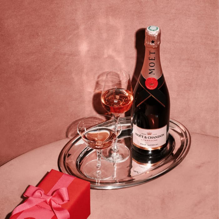 Send Moet & Chandon Brut Imperial Rose Champagne Online