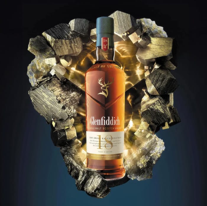 Send Glenfiddich 18 Year Scotch Whisky Online!