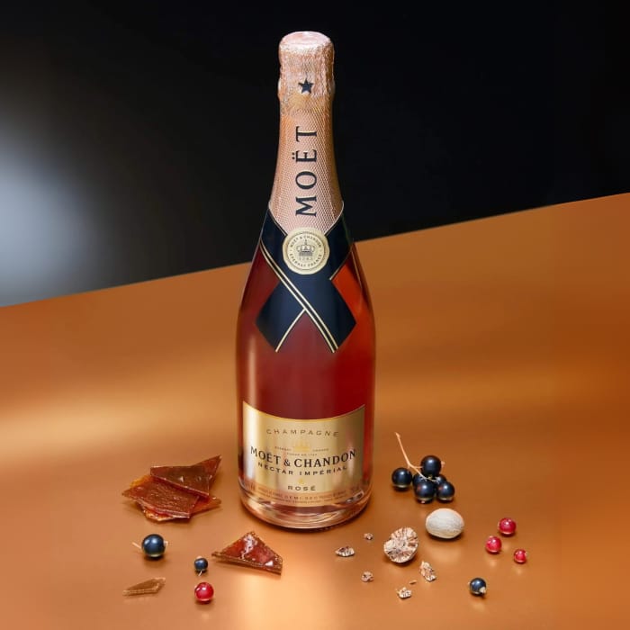 Send Moet & Chandon Nectar Imperial Rose Champagne Online