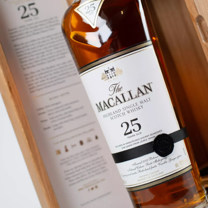 The Macallan 25 Year Old スコッチウイスキー Buy The Macallan 25 Year | The Macallan - Wooden Cork #1 Online