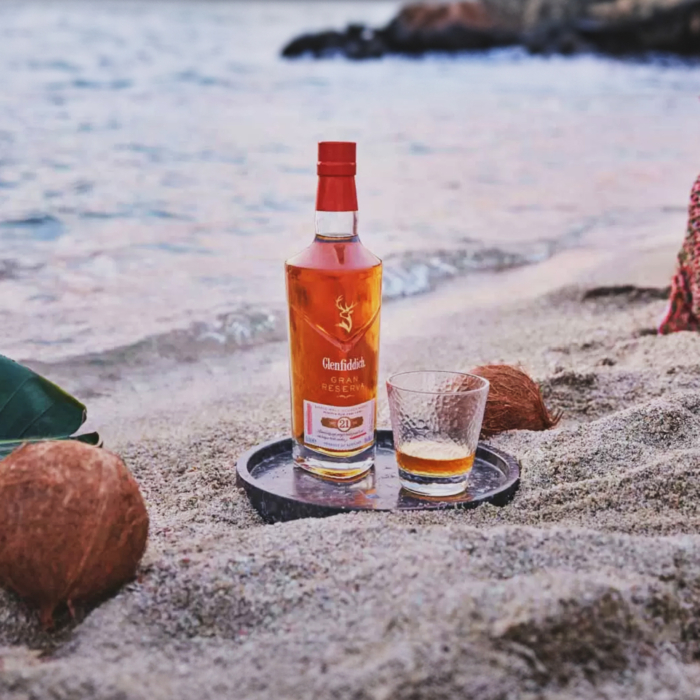 ぷっちゃんGlenfiddich 21年 ピュアモルトウイスキー Send Glenfiddich 21 Year Scotch Whisky Online!