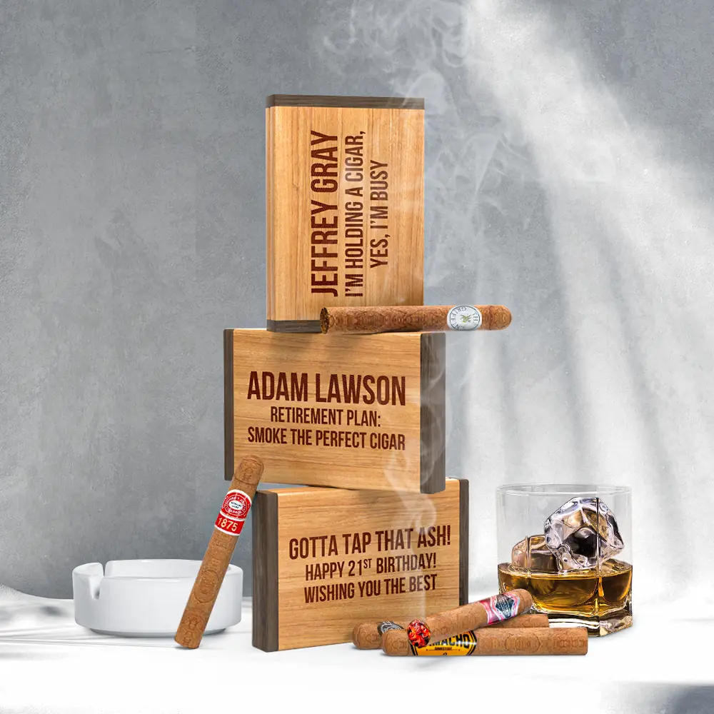 Engraved Wooden Cigar Box with 5 Cigars