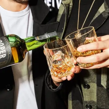 Proper Twelve Irish Whiskey (Conor McGregor)