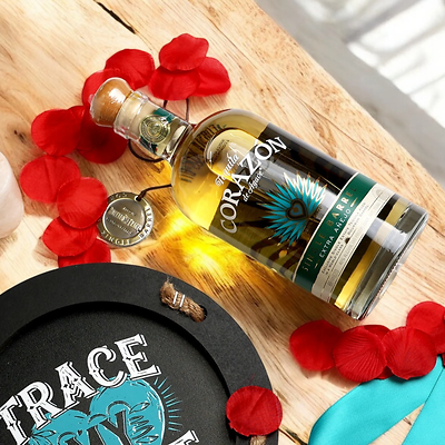 (Buffalo) Trace My Heart Tequila Gift Set (Buffalo) Trace My Heart Tequila Gift Set